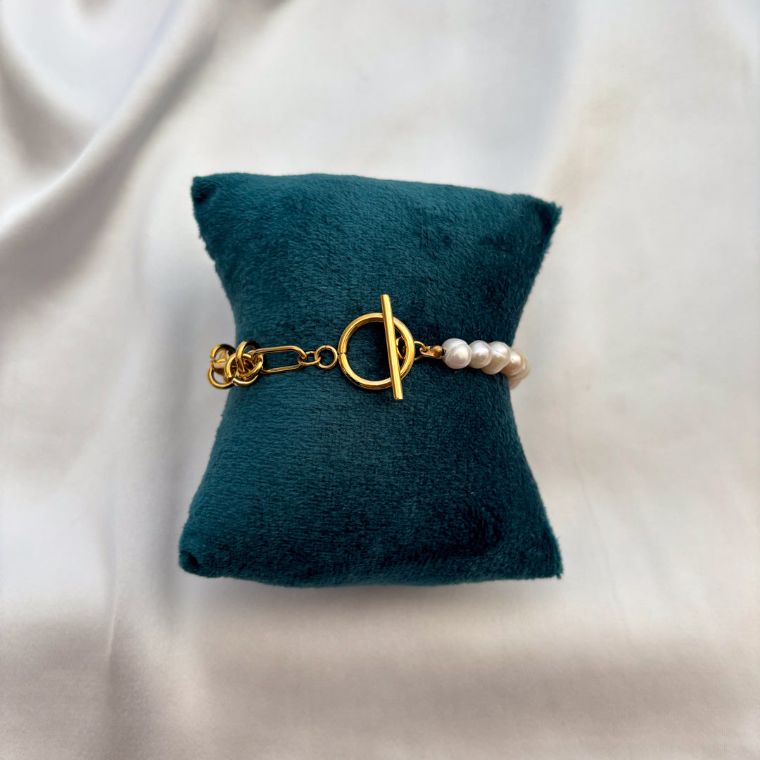 'Sajda' Bracelet | Anti-Tarnish