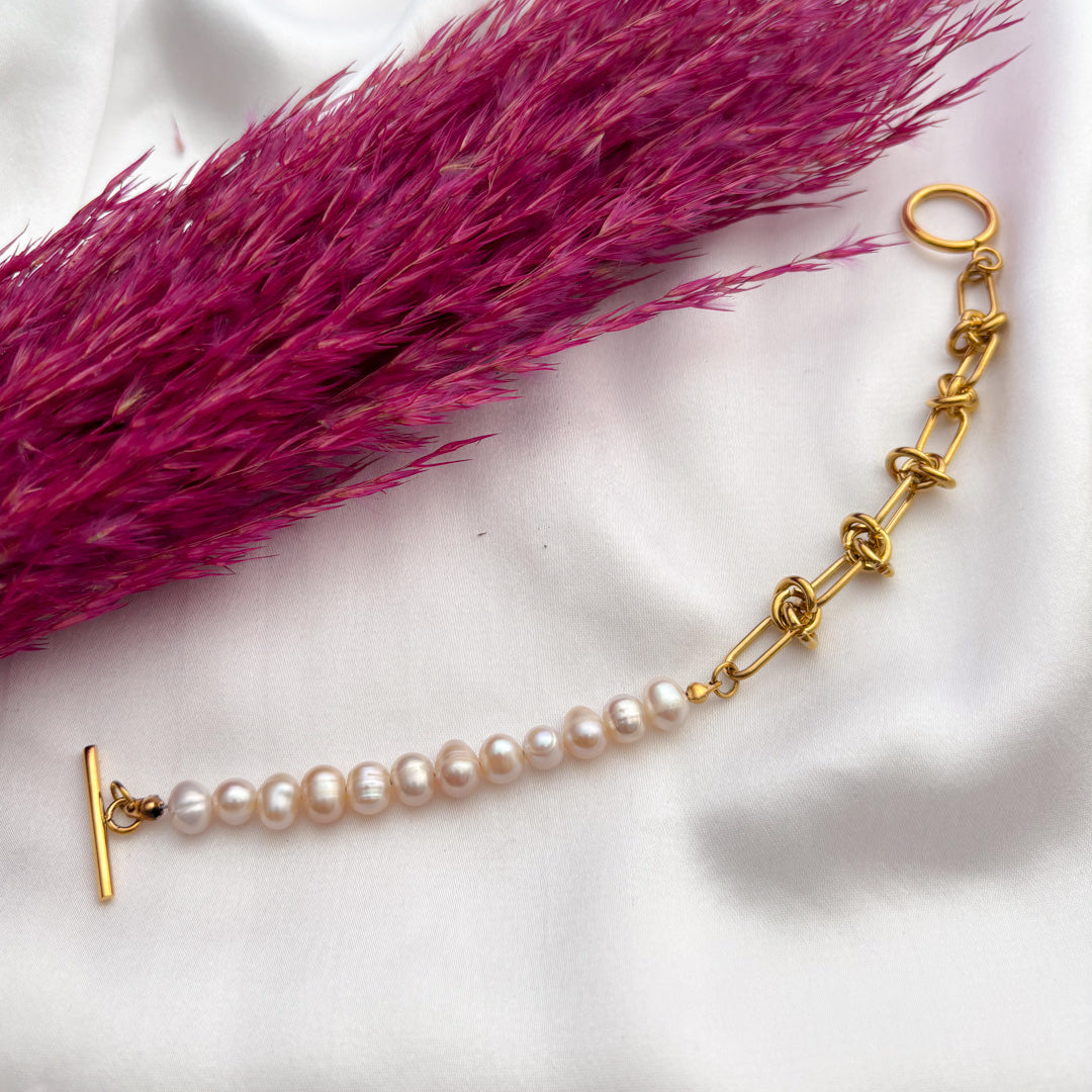 'Sajda' Bracelet | Anti-Tarnish