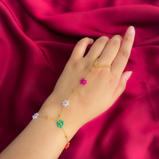 Selena’s Rare Handchain